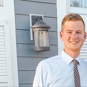 Meet your Posher, Gregory